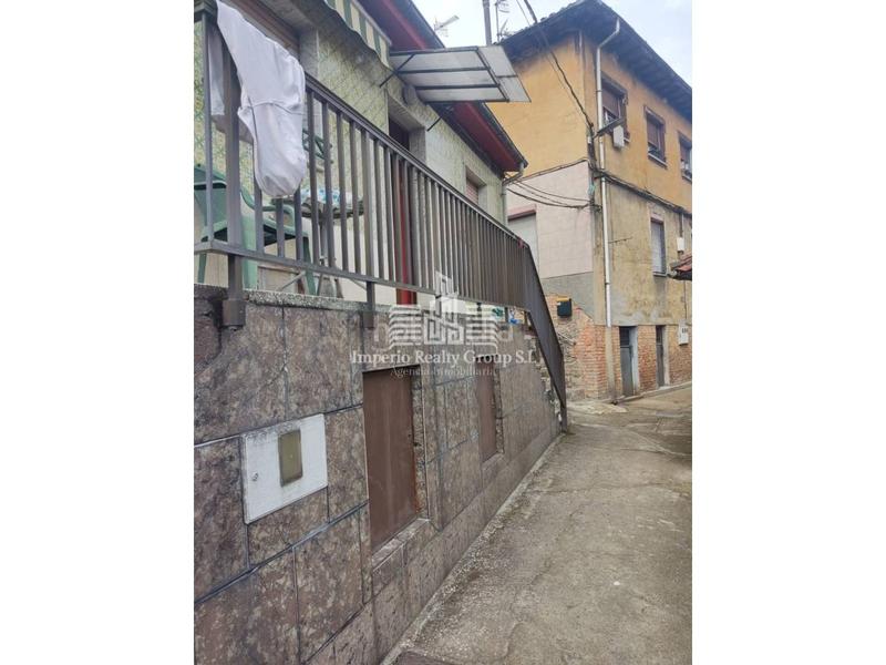 Foto 4bbfb024-c1ce-4fb2-b36b-979554e08d14. Casa  con excelente ubicación en la huécara, Sama en Langreo