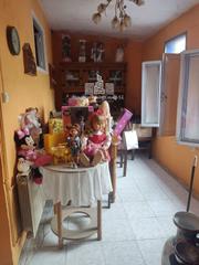 House  N/a. Oferta en san martín casa que no va a pagar ella sola la hipotec