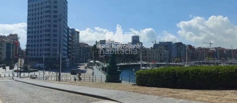 Foto 1e1c056a-3848-4067-bd41-41ee633584cf. Edifici a Cimadevilla Gijón