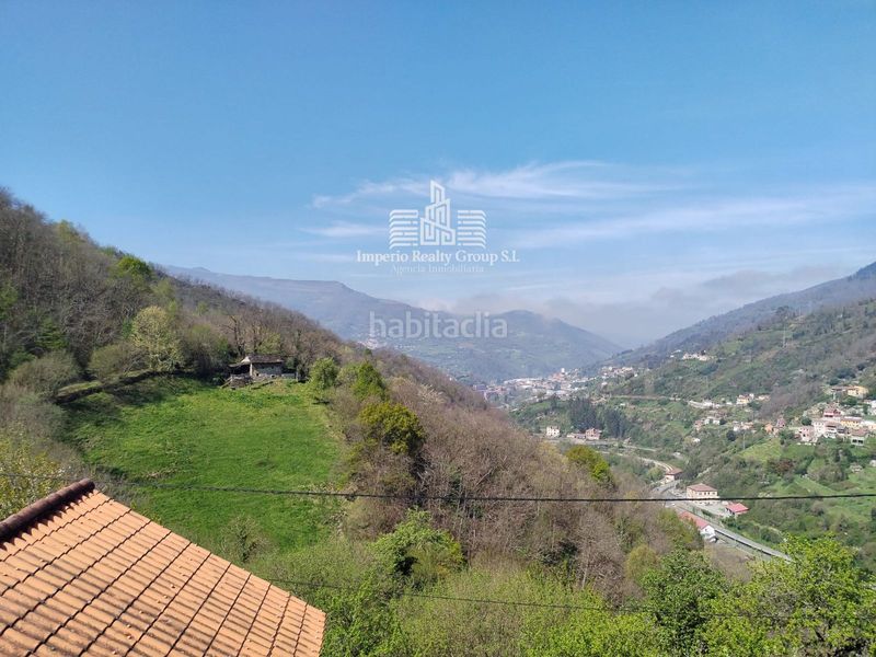 Foto 08bab9a2-f66f-4464-9064-96df17466b74. Casa adossada a Aller