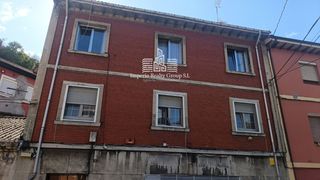Piso  N/a. Piso de 67 m con 3 dormitorios para reformar en figaredo  65.000