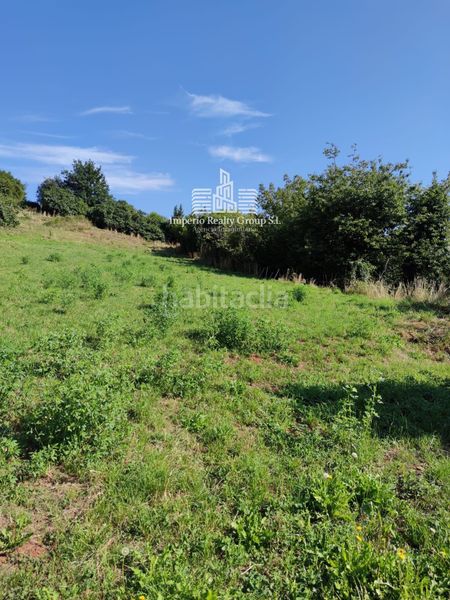 Foto d53f5a83-13c7-4846-af56-eb7e26fd0f49. Finca rústica en Grado