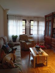 Piso en Sama. Piso de 3 habitaciones con ascensor y trastero en sama de langre