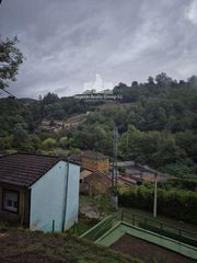 Casa en Sama. El pueblo sigue vivo pero esta casa qued� atrapada en el pasado