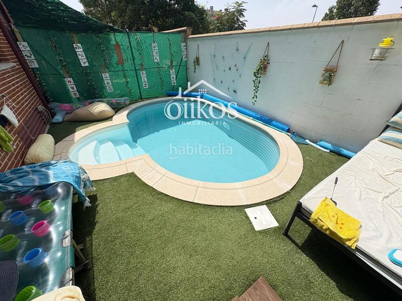 Foto 043093f7-56f7-4659-8fbe-a6e4603a1ff6. Casa a schiera con riscaldamento piscina in Villares de la Reina