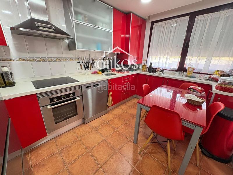 Foto 0698f2cb-0cff-4648-90ad-b0bcd4dad2e0. Casa a schiera con riscaldamento piscina in Villares de la Reina