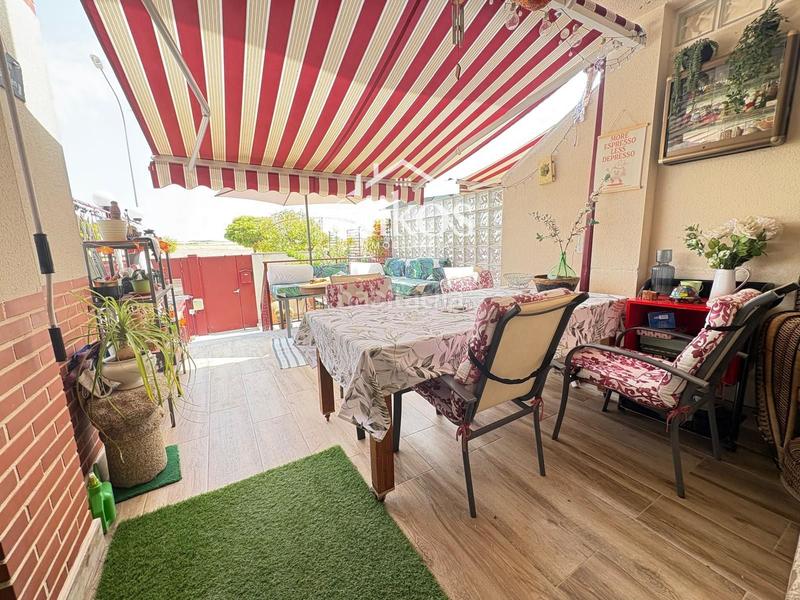 Foto 1b5edf4d-c0d2-4640-a6a1-5bf6f33616e9. Casa a schiera con riscaldamento piscina in Villares de la Reina