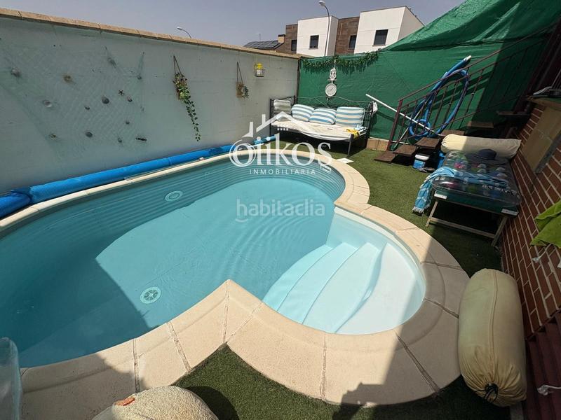 Foto 38cf1b16-7cd0-4fb3-97bb-520517a1a381. Casa a schiera con riscaldamento piscina in Villares de la Reina