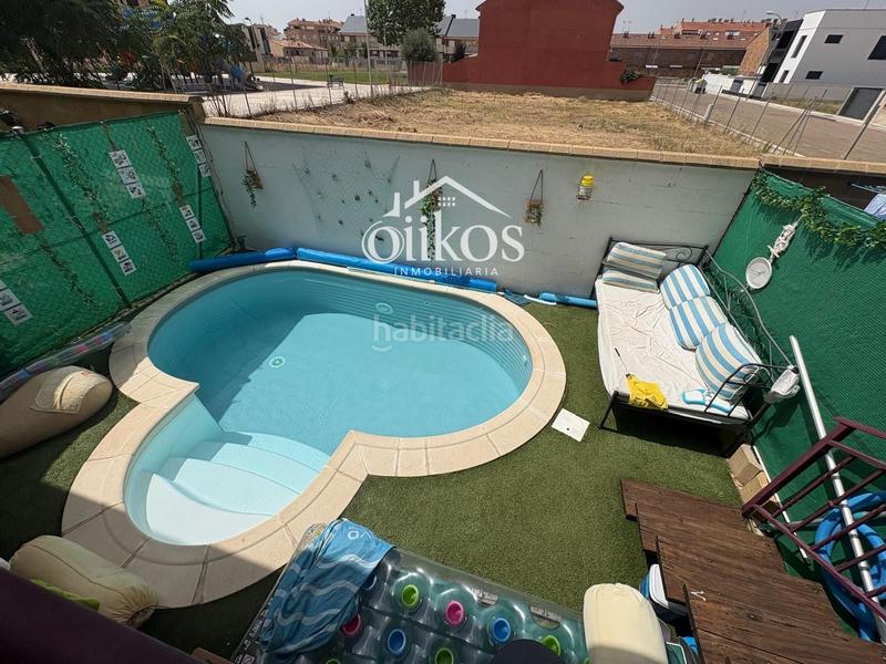 Foto 52d461db-760b-4ea5-9d5b-5c74ee06dabe. Casa a schiera con riscaldamento piscina in Villares de la Reina