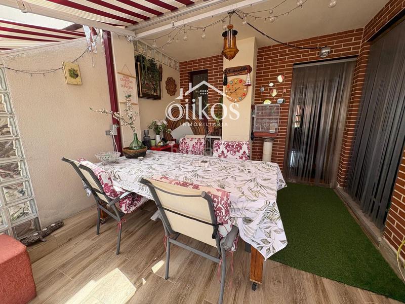 Foto 791e7a15-6698-43f2-8343-5bd69568d35e. Casa a schiera con riscaldamento piscina in Villares de la Reina