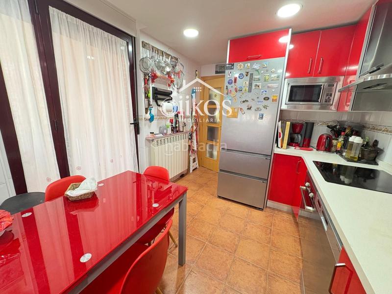 Foto 842799ef-578d-4062-8680-c551a3658449. Casa a schiera con riscaldamento piscina in Villares de la Reina