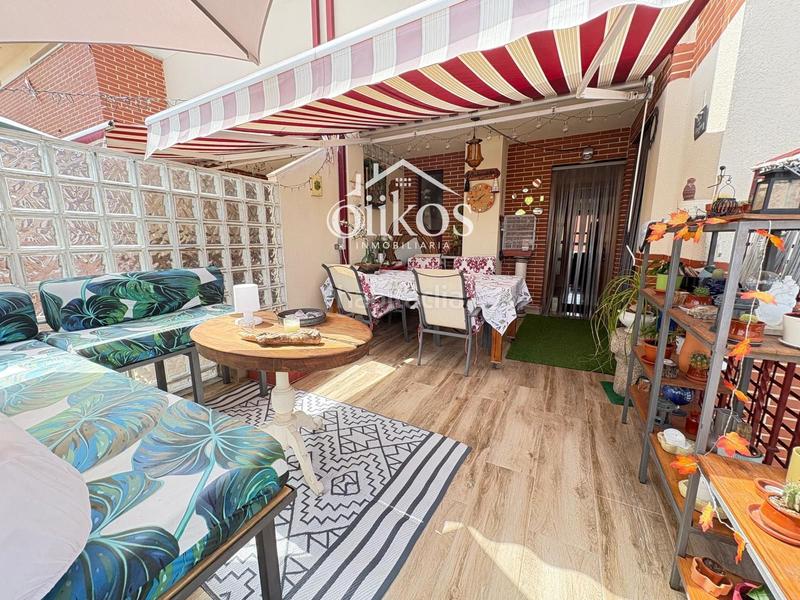 Foto c62ae854-78d4-4aa2-9d87-507930477b02. Casa a schiera con riscaldamento piscina in Villares de la Reina