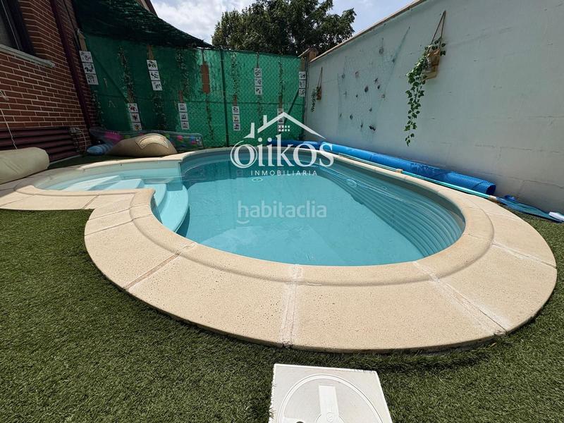Foto f6b5280b-7fe5-4a7f-a4b7-6bf05649e437. Casa a schiera con riscaldamento piscina in Villares de la Reina