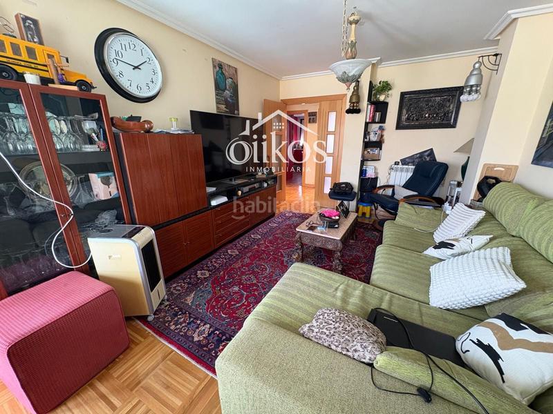 Foto fc274e24-a527-414f-8879-7eef963558ce. Casa a schiera con riscaldamento piscina in Villares de la Reina