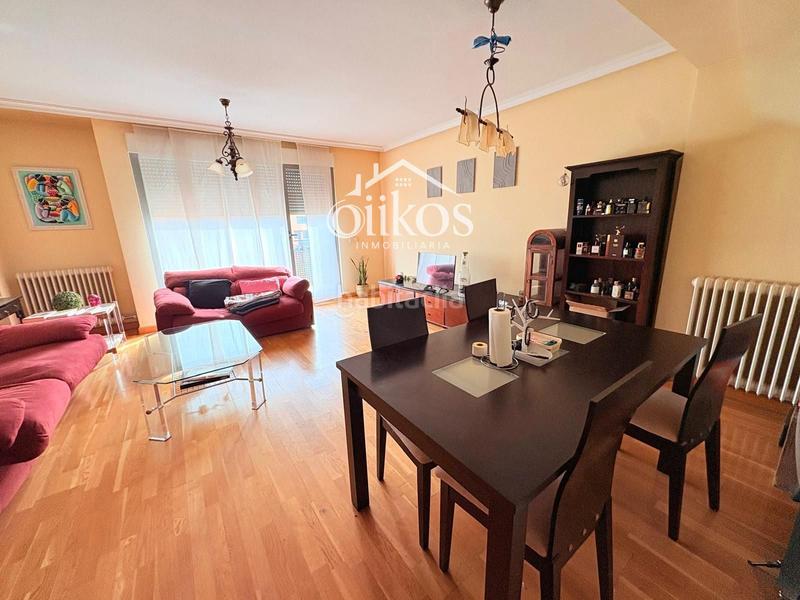 Foto 8f0960a4-9c9d-4340-b3ec-670fc7482ebf. Duplex avec chauffage parking piscine dans Vistahermosa Salamanca