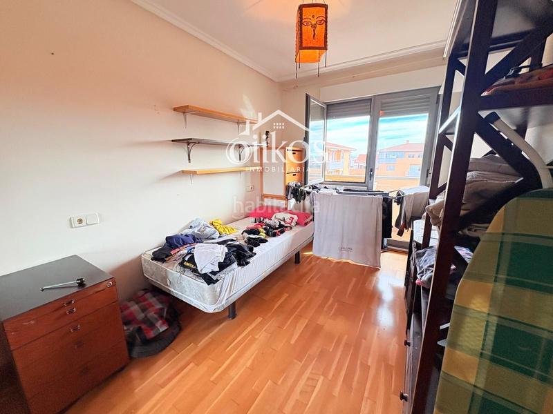 Foto f23d09c0-71a5-4444-8973-013e7bfd5c08. Duplex avec chauffage parking piscine dans Vistahermosa Salamanca