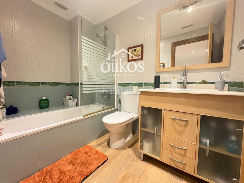Foto 3666c8d1-72c0-4f81-9d10-c3026f69c81b. Casa adossada amb calefacció aparcament a Tejares - Chamberí - Alcades Salamanca