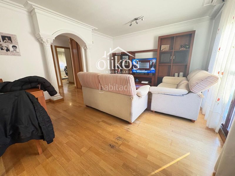 Foto b51e6110-d801-482d-8819-c6f54998b75b. Casa adossada amb calefacció aparcament a Tejares - Chamberí - Alcades Salamanca