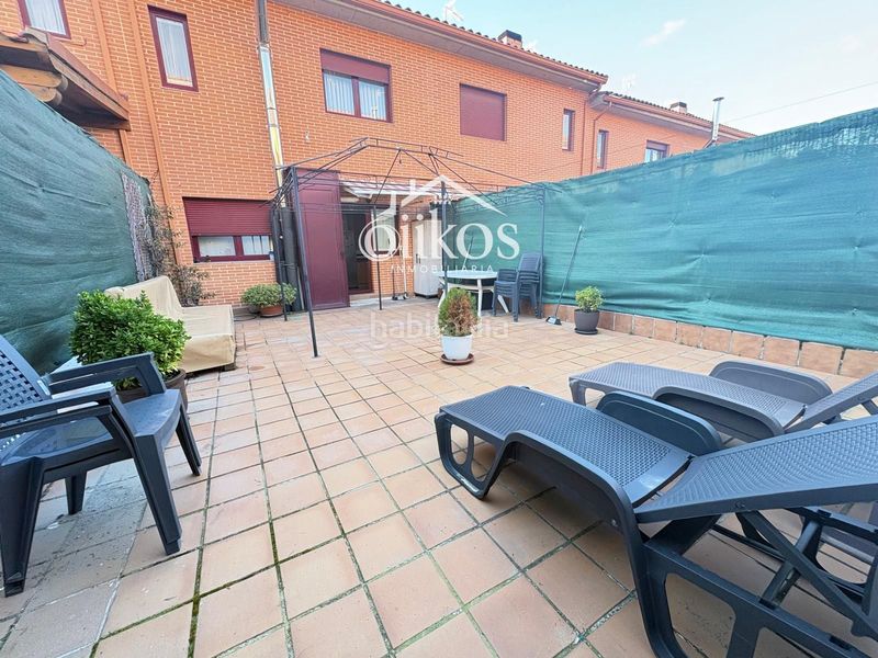 Foto d0f3c76a-a665-43b7-a2bb-3aaca48f5a63. Casa adossada amb calefacció aparcament a Tejares - Chamberí - Alcades Salamanca