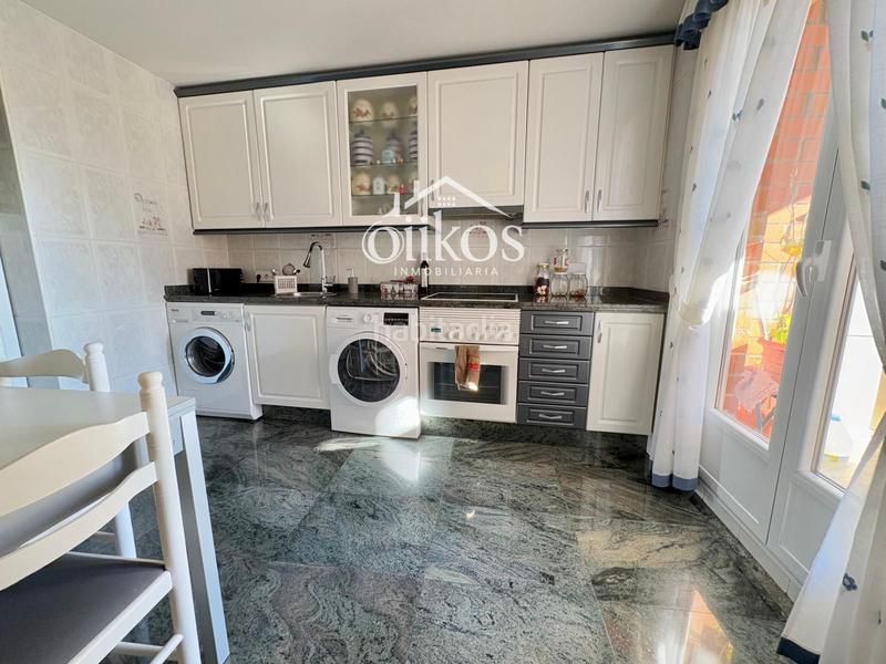 Foto 0a785c39-54fa-4196-9f03-e5d6d494e264. Casa con riscaldamento parcheggio in Villares de la Reina