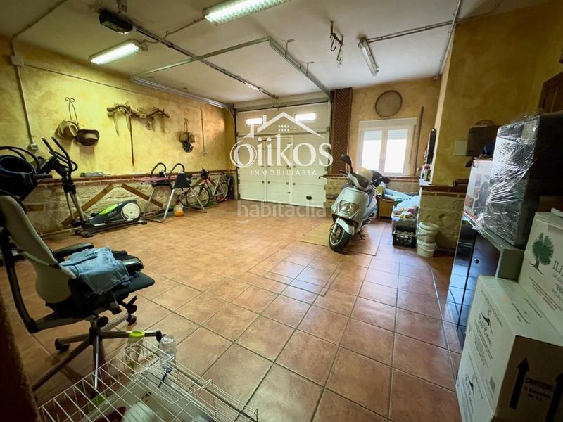 Foto 3a12f3c3-ae96-481a-ac86-399cc1b475c1. Casa con riscaldamento parcheggio in Villares de la Reina