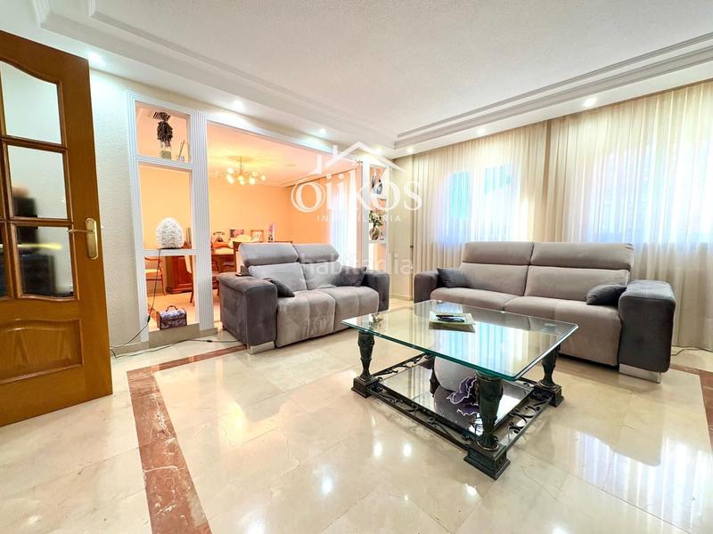 Foto 884aca88-8f27-4fdc-bb99-00b2471ae915. Casa con riscaldamento parcheggio in Villares de la Reina