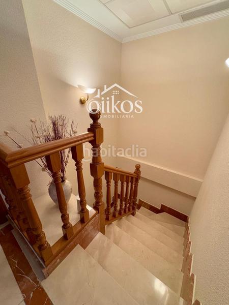 Foto 962ed3f2-9531-407f-8b70-44fd2b976953. Casa con riscaldamento parcheggio in Villares de la Reina