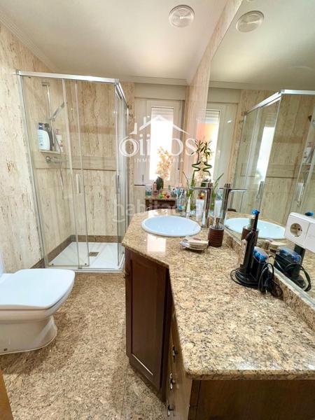 Foto f76e7727-56d4-4e9f-98a8-bb84182a854a. Casa con riscaldamento parcheggio in Villares de la Reina