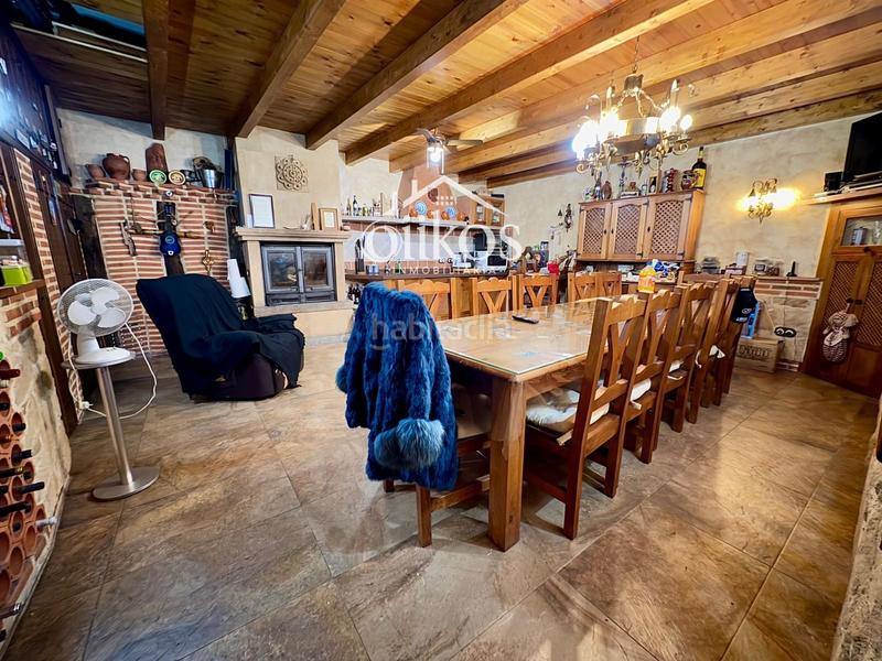 Foto f9d7a8a1-c342-4e24-b8c4-92844afcd8f7. Casa con riscaldamento parcheggio in Villares de la Reina