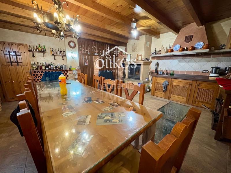 Foto ff04e38c-bd79-4fe1-b42e-a307c72626e8. Casa con riscaldamento parcheggio in Villares de la Reina