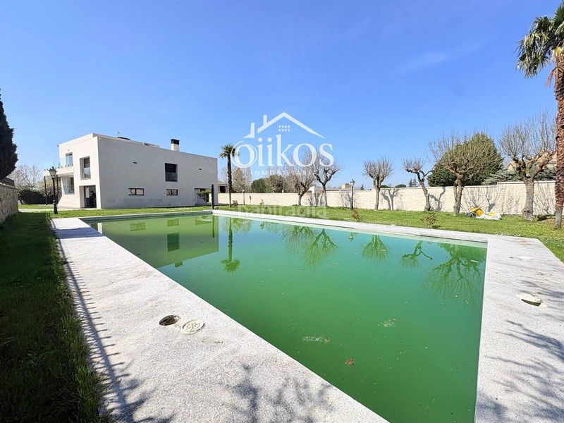 Foto 0bf53d47-c231-424d-8db3-dee3310d7ea4. Xalet amb calefacció piscina a Villamayor