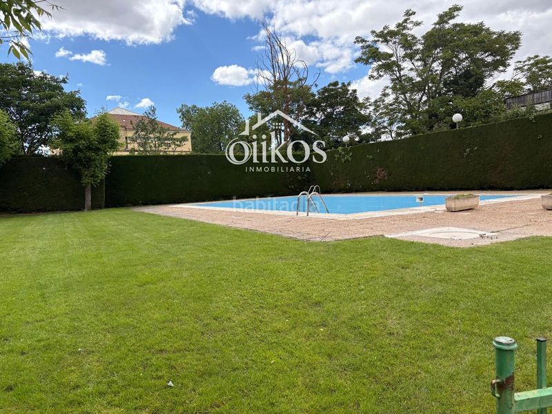 Foto b4c28ed3-6c11-4984-aed2-90dee9869149. Pis amb calefacció aparcament piscina a Tejares - Chamberí - Alcades Salamanca