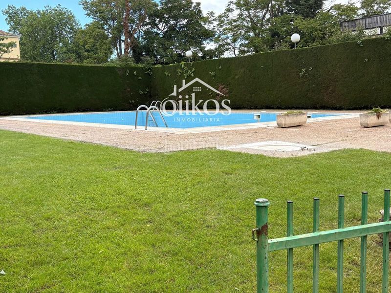 Foto e77a1c9d-9cb6-4fd8-bf0b-38ab36565a39. Pis amb calefacció aparcament piscina a Tejares - Chamberí - Alcades Salamanca