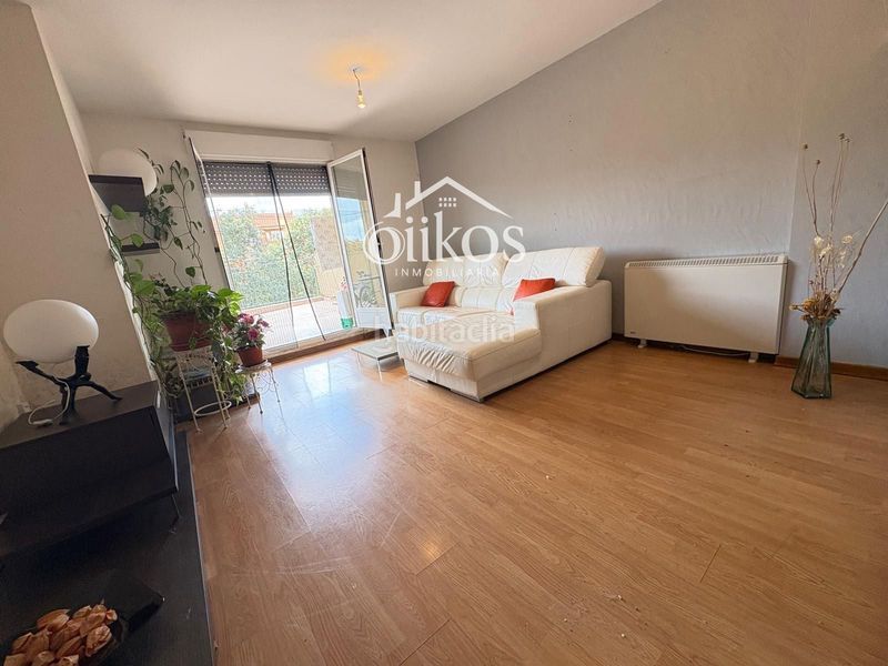 Foto f43d0c8e-b47e-46ed-b676-e1ad7e18da56. Pis amb calefacció aparcament a Terradillos