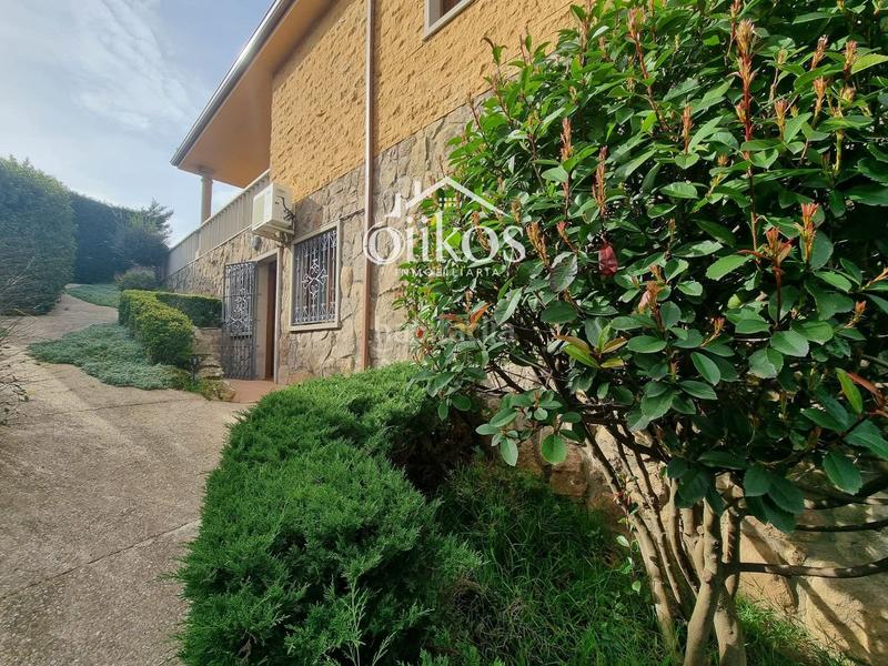 Foto 45dfe3bb-6052-43f1-98dc-a3f847ec045e. Casa a schiera con riscaldamento piscina in Villamayor