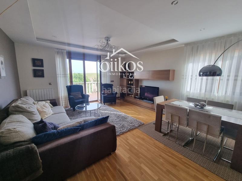 Foto cadd3199-d786-4b7e-88b5-b4c49586f808. Casa a schiera con riscaldamento piscina in Villamayor