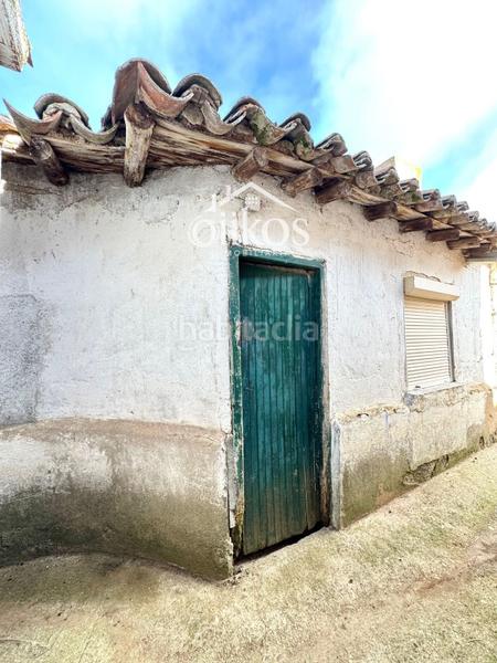 Foto 8a18be73-8b75-4d02-8541-3469a906dd8a. Casa amb calefacció a Gomecello