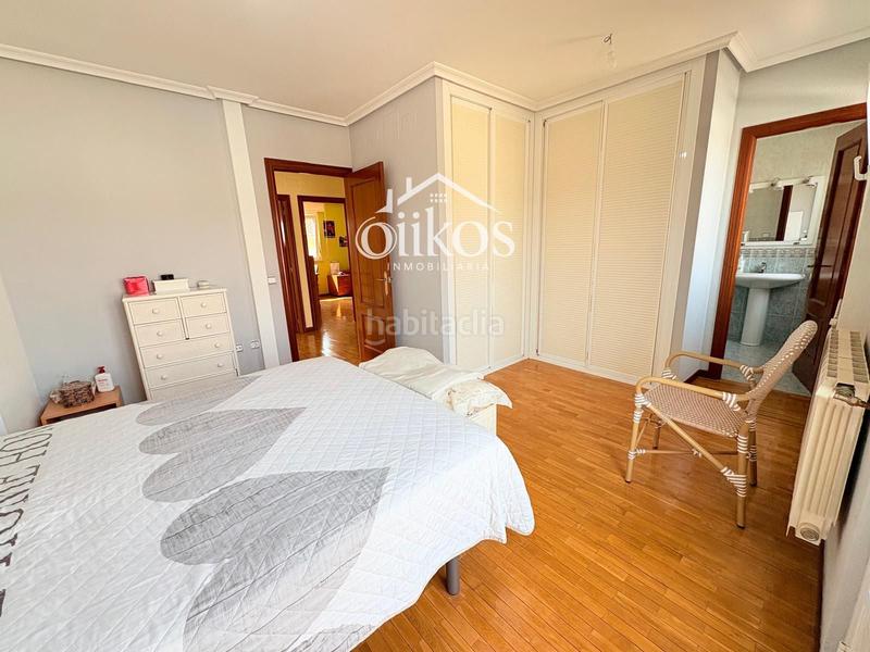 Foto 6cf27a78-15a2-4997-a912-ed14b7597bd6. Casa a schiera con riscaldamento parcheggio in Cabrerizos