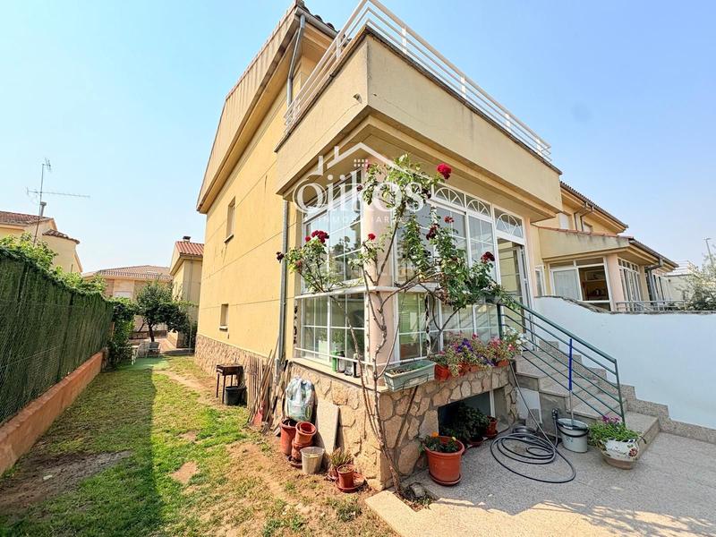 Foto 78cf4f75-a367-4970-9d70-6235f941d9f3. Casa a schiera con riscaldamento parcheggio in Cabrerizos