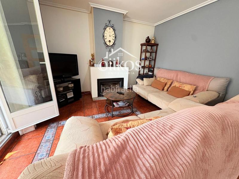 Foto f8cd0e52-c967-41a4-aa11-bf9953f7e6f0. Casa a schiera con riscaldamento parcheggio in Cabrerizos