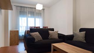 Appartement à Avenida juan carlos i 36. Se vende piso amueblado con piscina y garaje en zona parque muni