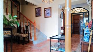 Casa pareada  Calle san marcos. Se vende casa con patio y piscina en centro de mancha real