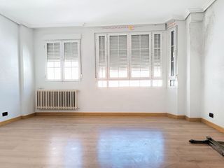 Appartamento  Calle carnicería. Se vende  gran piso en centro de mancha real