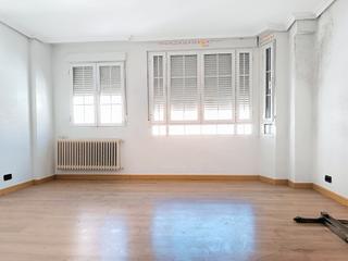 Pis  Calle carnicería. Se vende piso en centro de mancha real