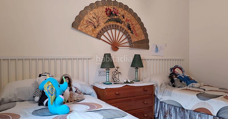 Foto b759c79a-d36f-4054-a158-5b9f25f9e42c. Piso  amueblado con ascensor, plaza de garaje y trastero en Pegalajar