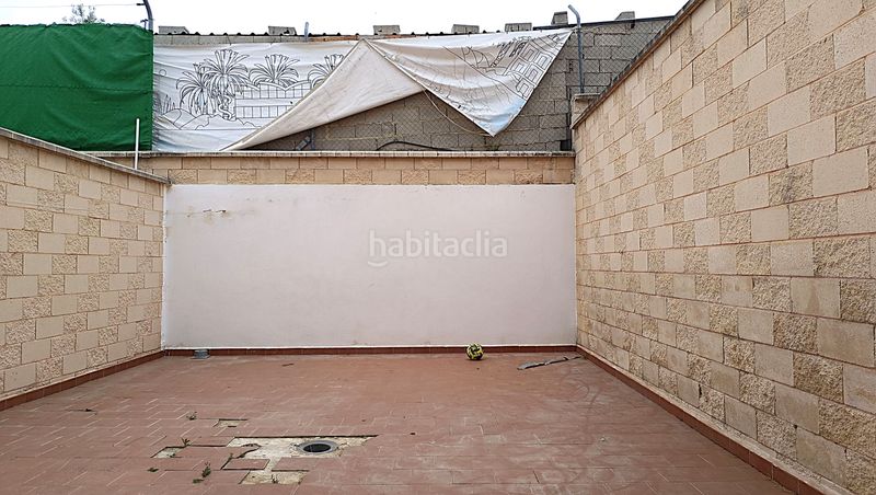 Foto 1f1073fb-c44a-496b-803e-ab212e78ba36. Casa adossada amb aparcament a Mancha Real