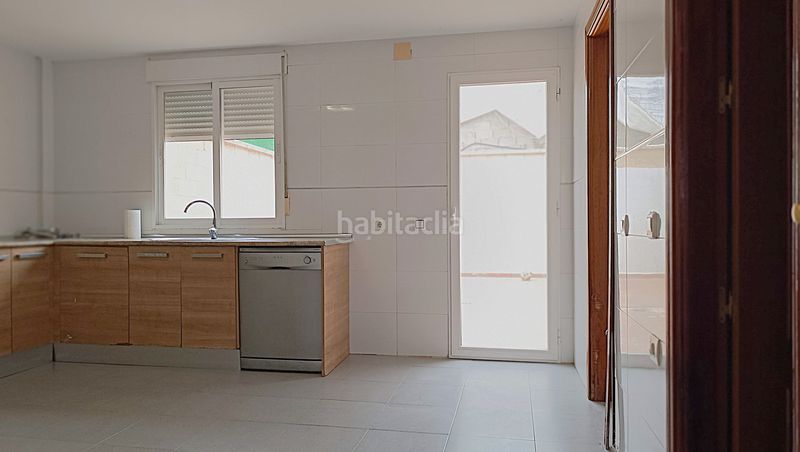 Foto ade66e24-7263-4de9-867f-9815bd663453. Casa adossada amb aparcament a Mancha Real