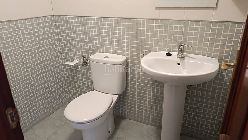 Foto e85a0a77-72af-4ce8-bf54-a43576c06ba0. Casa adossada amb aparcament a Mancha Real