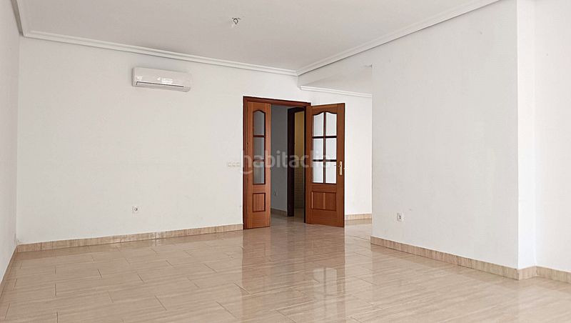 Foto ed345ec7-cf88-47ab-b743-17d995f662e0. Casa adossada amb aparcament a Mancha Real