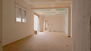 Casa  Calle marcos cubillo. Se vende gran casa para terminar de reformar en mancha real
